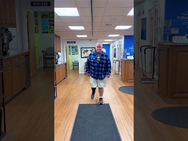 Walking with a BK Prosthetic Leg and 3D Cover | Tom