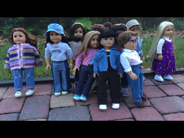 i haven’t gone live in forever - taking photos of my dolls :)))