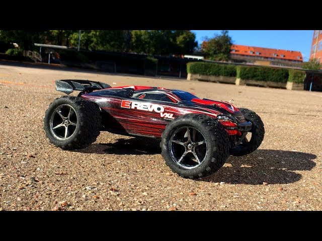 Traxxas Mini E-Revo VXL 1/16 Brushless Tarmac Test: 2S LiPo vs 2x2S Parallel LiPo!