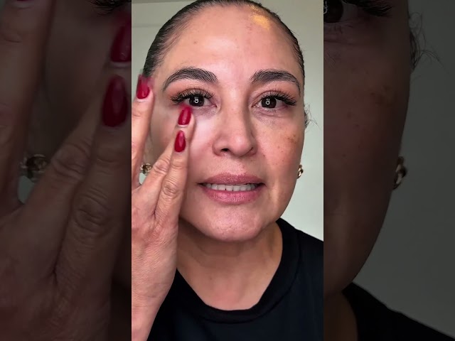 How To Fight 10 Signs of Aging Overnight  | L'Oréal Paris