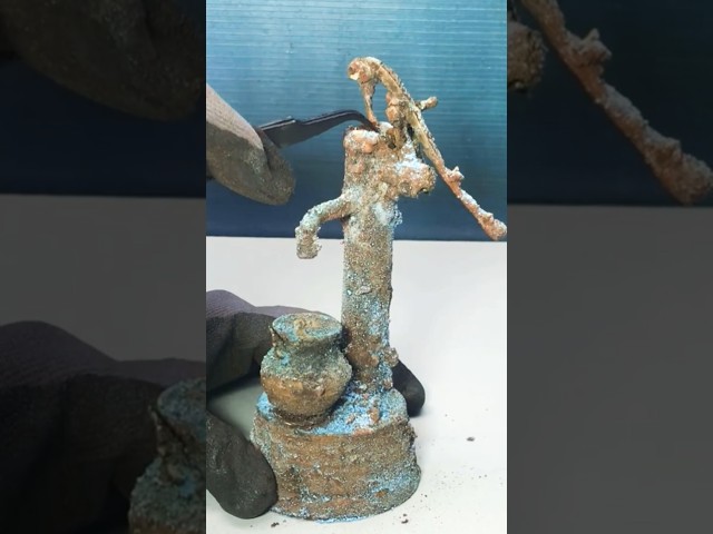 antique Rusty hand pump restoration #antiquerestoration #antique #shorts