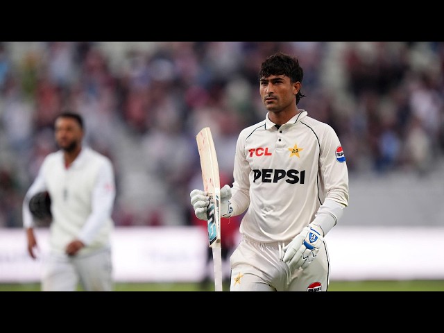 Razaullah is a fan favourite after his incredible 81 on debut | Applauded for a fantastic effort 👏