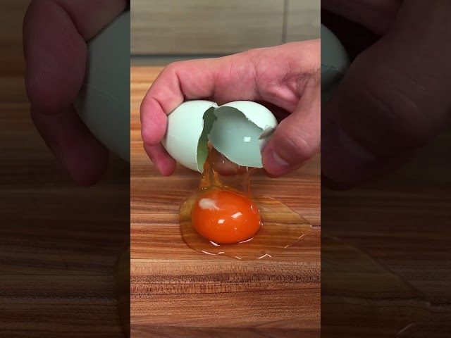 One-Handed Egg Crack
