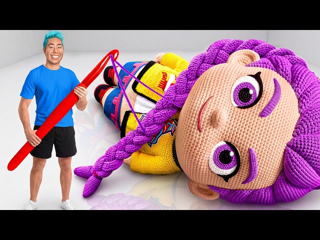 Making GIANT vs TINY Crochet Challenge!