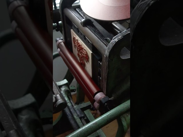 Manually printing this years Xmas cards on an 1895 printing press