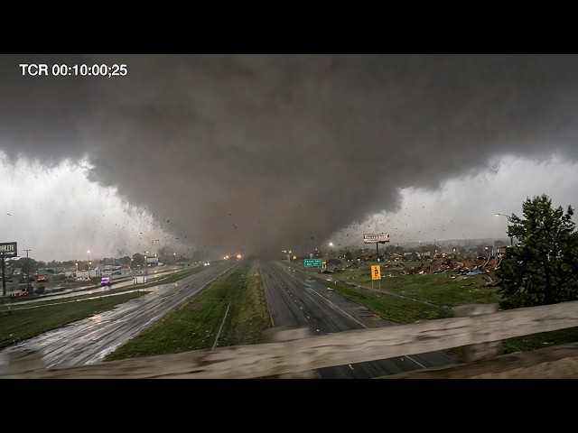 39 Minutes of Terror - The Strongest Tornado in History