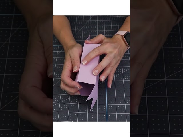 Easy paper gift box with Cricut. #giftideas #cricutmade