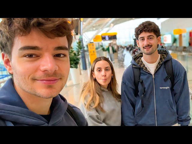 3 Awkward British People visit Japan