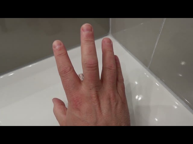 How To Hold A Computer Mouse Like A Pro-Super Easy Tutorial