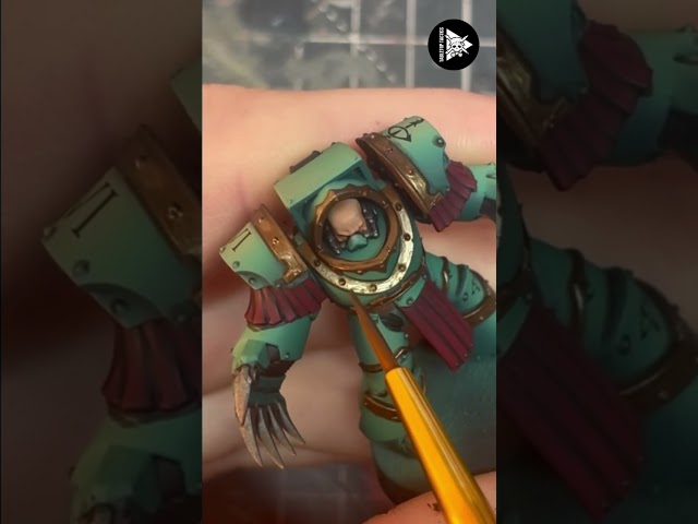 How to paint Gold Trim! #shorts #warhammer #40k #warhammer40000 #warhammer40k