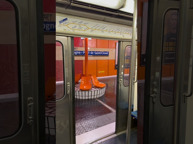 Ouverture & fermeture des portes du mythique MF67 ! 😳 #shorts #ratp #metro #subway #idfm #rail