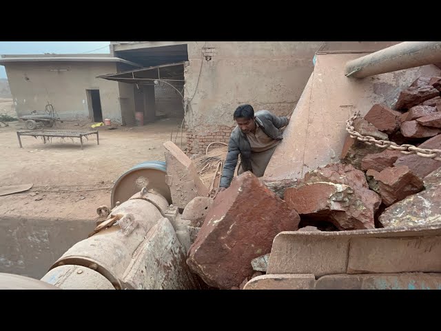 "Big Rock Crusher Machine: A Giant in Action"Big Rock Crushing:APowerfulProcess"#stonecrusher