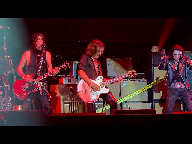 Hollywood Vampires (live) - Highway To Hell (AC/DC cover) - Hydro, Glasgow 2026
