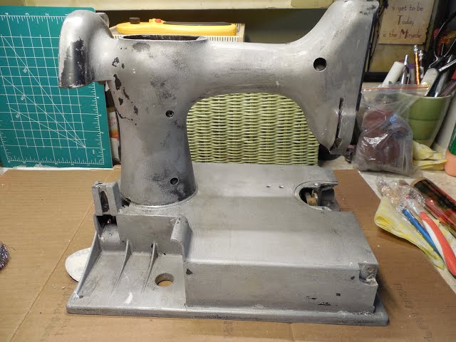 Singer Featherweight Restoration - Using Foil and Paint  - diy - vintage sewing machine