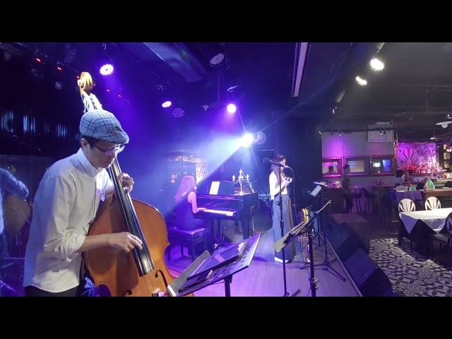 [Shot of a music restaurant] Piano Bass Trumpet 爵士小組合三重奏 #jazzmusic