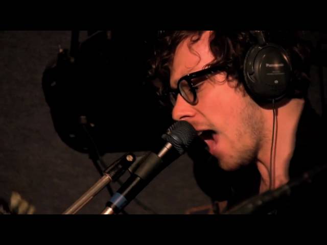LOVE IN THE CLUB - studio live