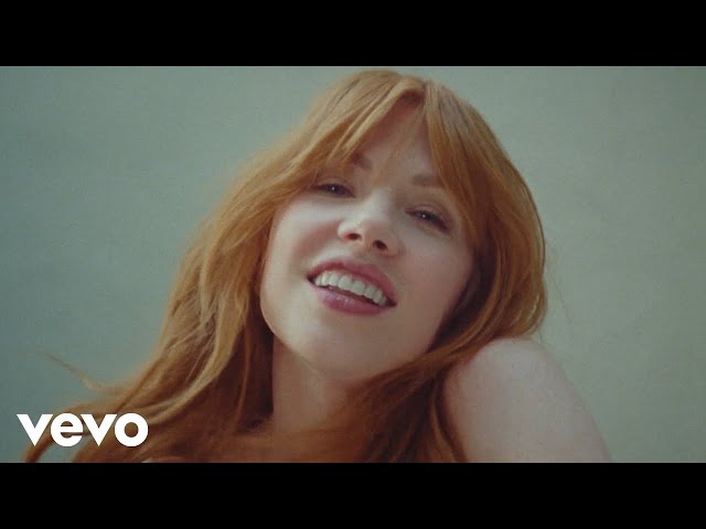 Carly Rae Jepsen - Motivation (Official Music Video)