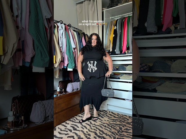 night out with my besties🍝🍷👯‍♀️ #outfitinspo #plussizefashion #plusizetiktok #falloutfits
