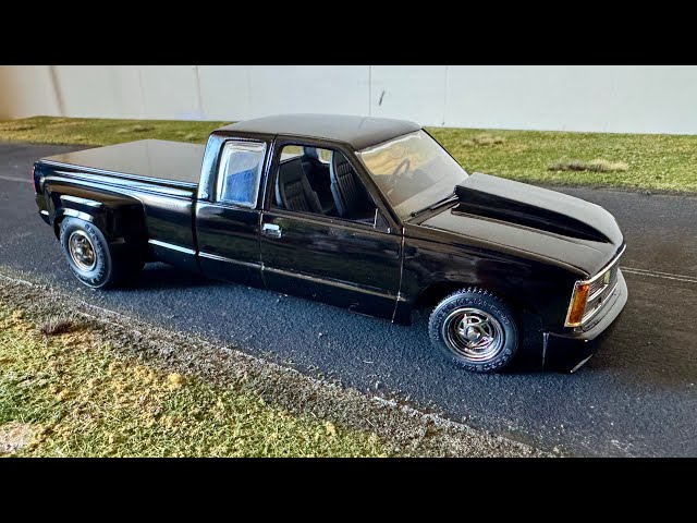24-Hour Model Car Build - Vintage AMT Chevy 3500 Dually Street Machine 1/25