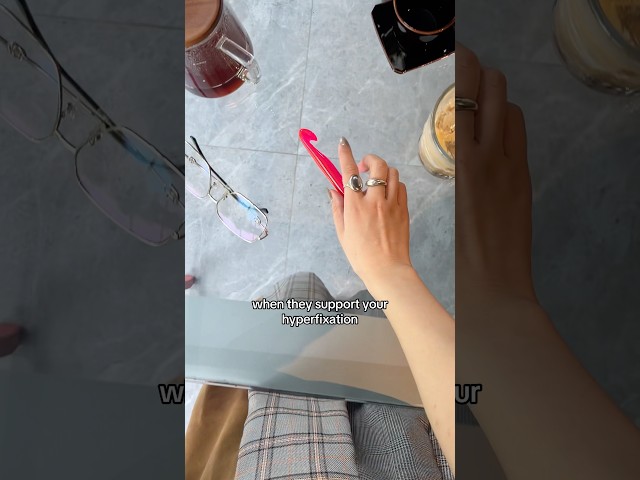 a green flag for crafty grlzz 🥰