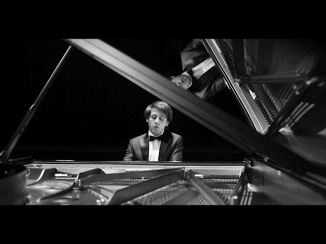 Vitaly Pisarenko plays Rachmaninov Fragments op. Posth (1917)