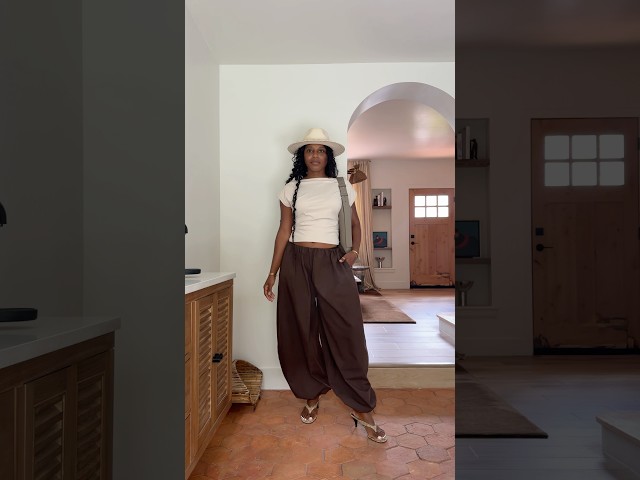 CHIC OUTFIT FOR RUNNING ERRANDS