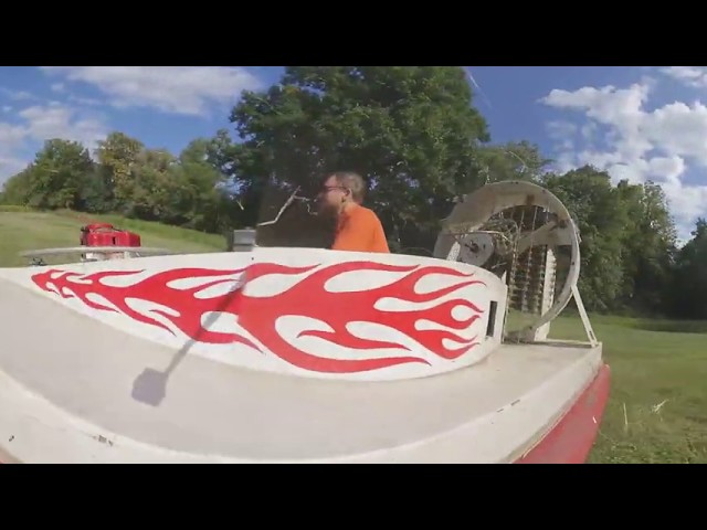 Hovercraft : Ride Along and Blow Some Grass [360 short]