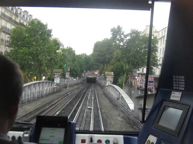cockpit - The Paris Metro line 2