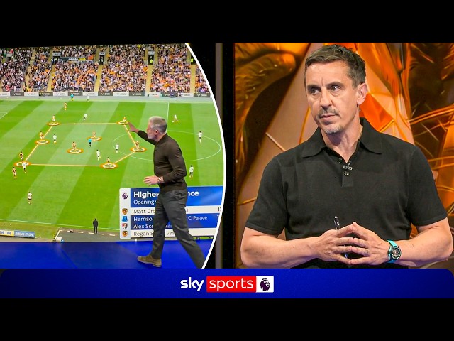"I don't know what Luke Shaw is doing?!" 😤 | Carra and Nev analyse Man Utd's 2-0 defeat to Hull City