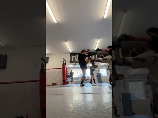 Can you spot where I changed the pattern on this drill we worked on for Muay Thai class? #MuayThai