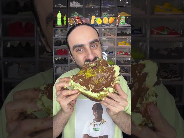 Food ASMR Eating a Miranda Dubai Chocolate bottle #asmr #food #mukbang #eatingsounds #eating