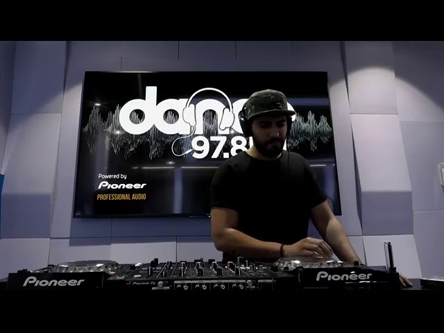 MOii Live on Dance FM 97.8