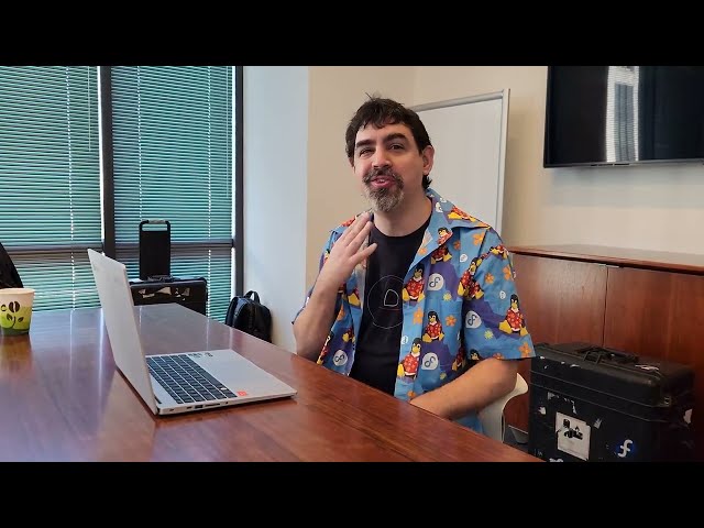 Fedora Slimbook Laptop 16" Unboxing and First Impressions