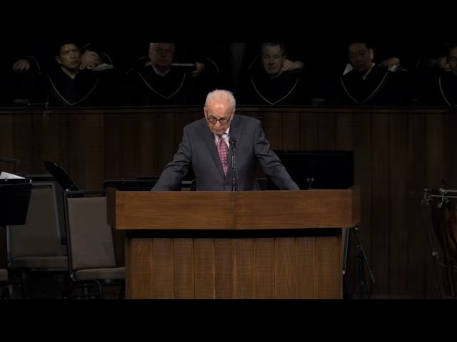 The Triumph of God's Love, Part 2 (Romans 8:31-39) | John MacArthur | GTYtv