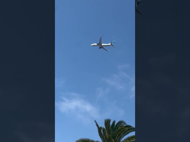 San Diego United plane takeoff