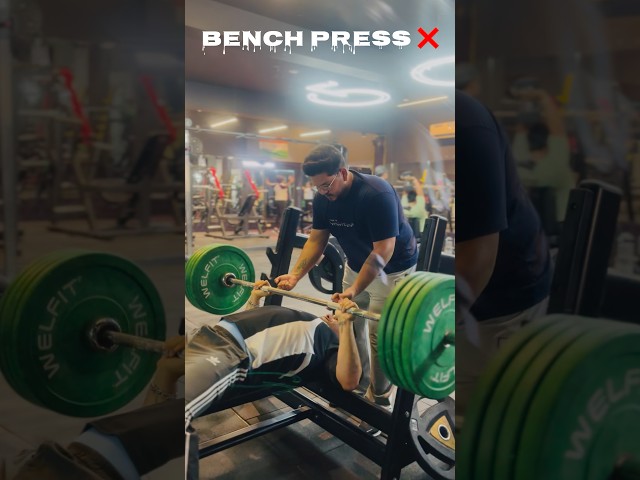 Bench Press ❌ Men vs woman #gym #ytshorts #yt #workout