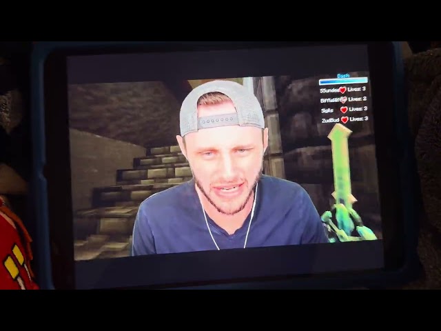Silas watching SSUNDEE YOUTUBE videos 💯