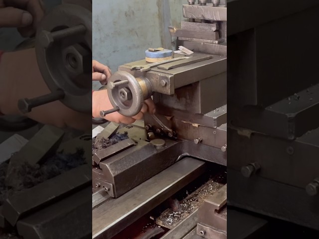 Huge 700 kg | Loading & Centering Technique | manual lathe machine works- 3 #enginelathe