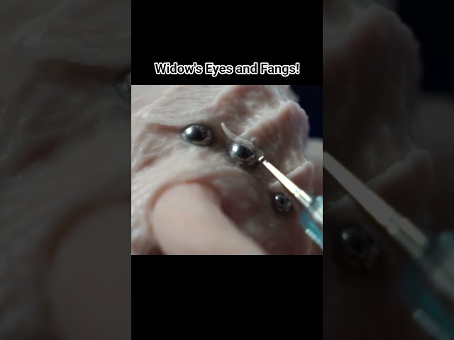 I always work in threes... three eyes and three fangs! Watch the complete video on Clayformations!