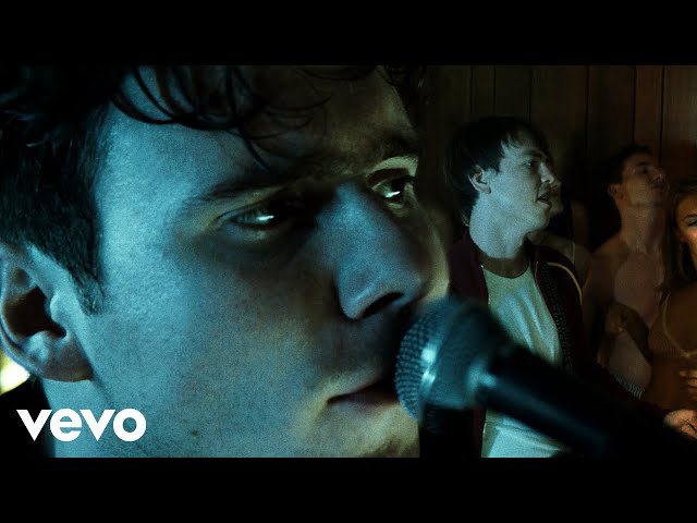 Jimmy Eat World - The Middle (4K Official Music Video)