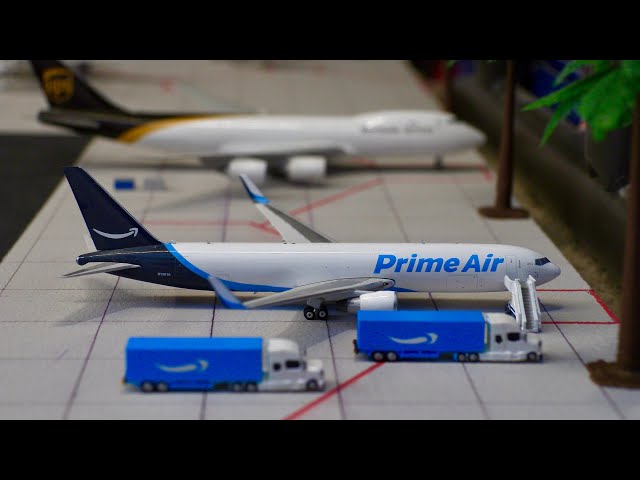 MASSIVE 1:400 scale Honolulu International Airport Replica!