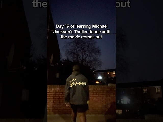 THAT intro kick needs some work lmao🫣🧟😂 #thriller #michaeljackson #dancechallenge #beginnerdancer