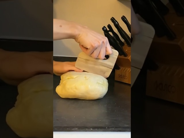 EASY PIZZA DOUGH FOR BEGINNERS #pizzarecipe #homemaker #homemadepizza #lowincome #homemaking