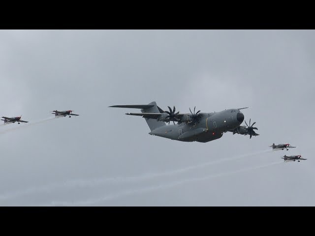 4Kᵁᴴᴰ Airbus A400 and the blades in special flypast formation at RIAT 2019