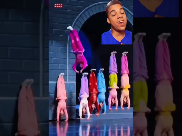 I wonder how they can do this 😱 #aerialacrobatics #acrobatics #entertainment