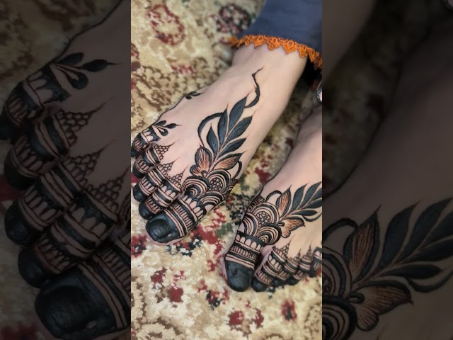 Beautiful Mehndi Design by Maya Mehndi 🤎✨