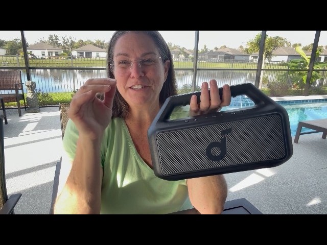 Super Sound,Waterproof and Floatable Bluetooth Speaker
