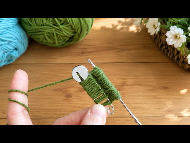 A great idea using a safety pin #crochet #knitting #amigurumikeychain