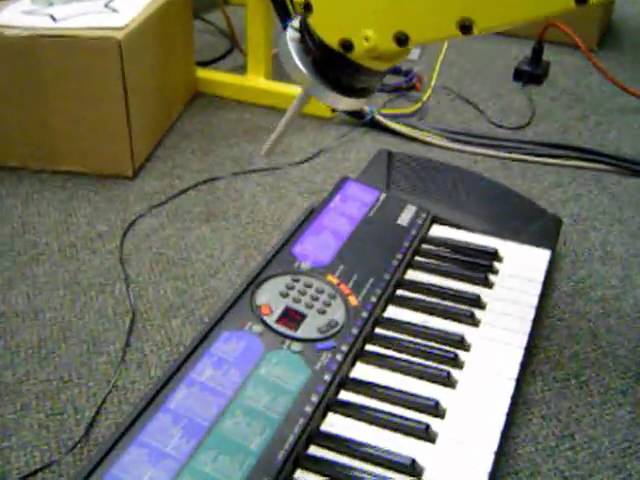 Dunwoody ASRO Program - Fanuc Robot plays the piano