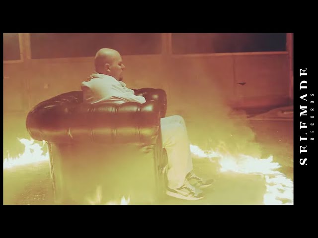 FAVORITE - Zweitausendfearzehn / Unchipped (Official HD Video)
